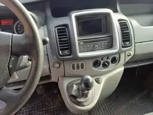 Opel Vivaro  2.0 Ctdi Bild 2