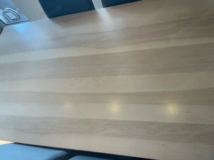 Tisch und Stühle Bild 2