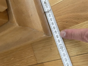 Schöne, neuwertige Vollholz - Vitrine zu verkaufen! Bild 3