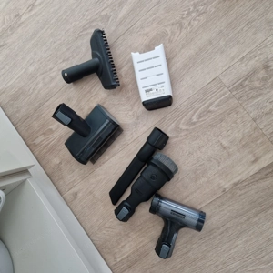 Kärcher VC 7 Akkustaubsauger mit Zubehör und Ersatzakku Bild 4