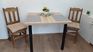 In Fußach, Vorarlberg, steht eine möblierte Einzimmerwohnung zur Verfügung. Als Mietkaution sind 850 Bild 3