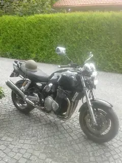 SuzukiGSX1200 inazuma Bild 3