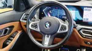 BMW 320 Bild 14