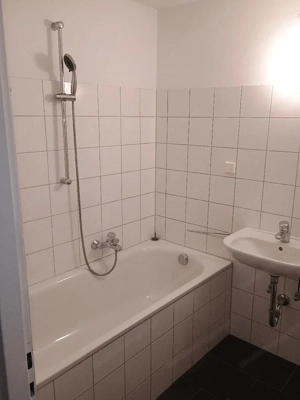 provisionsfreie 1-Zimmer Wohnung mit Balkon und neuer Einbauküche Bild 3