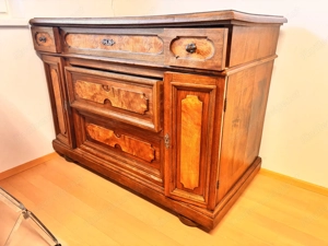 Antiker Kasten (Vollholz) Bild 2