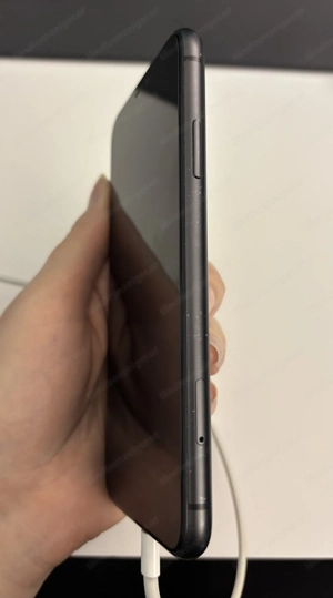 iPhone 11 wie neu zu verkaufen Bild 3
