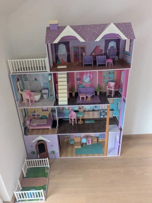 Großes Puppenhaus für Kinder
