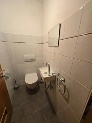 Zwei Zimmer in 3er-WG | 21,7 24,4 m  | renovierter Altbau, Erstbezug | Feldkirch Zentrum Bild 8