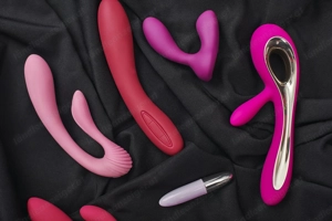 Teen Paar Verkauft benutzte Toys Bild 3