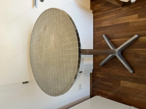 Höhenverstellbarer Stehtisch Bild 2