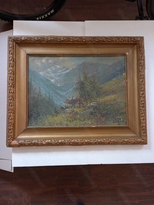 Hirsch in Alpenlandschaft