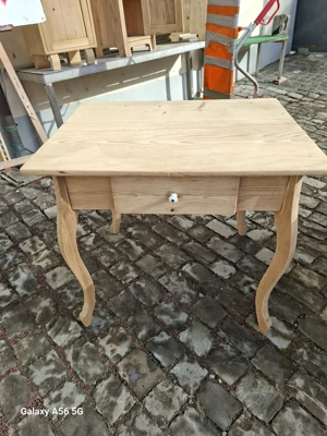 Bidermeiertisch. Bild 2