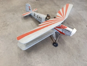 Flugzeug Modell Doppeldecker  Bild 3