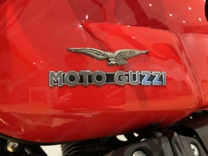 Moto Guzzi V7 Stone Rot   Mattschwarz Bild 4