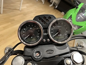 Moto Guzzi V7 Stone Rot   Mattschwarz Bild 2