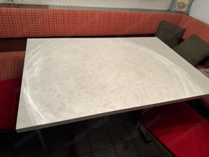 Tisch mit Stühlen Bild 2