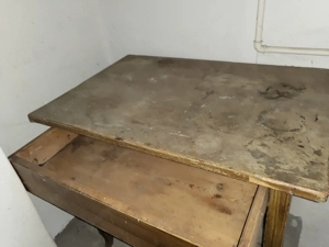 Tisch klein alt antik, Massivholz nur   10, - VB Bild 2