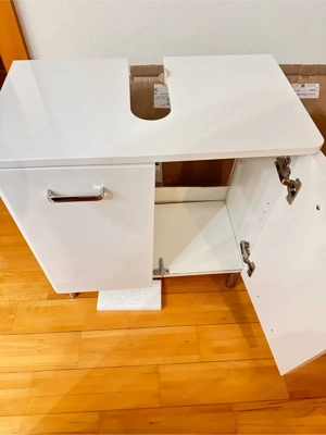 Waschbeckenunterschrank Bild 2