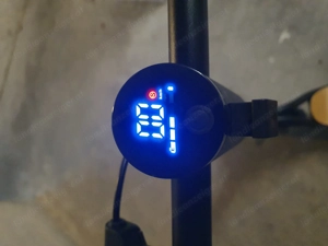 E-Scooter kaum gebraucht Bild 3