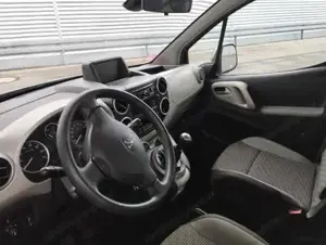 Peugeot Partner Tepee Bild 5