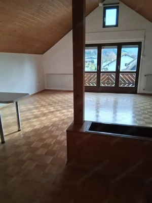 PROVISIONSFREI Vermiete heimelige doppelstöckige Wohnung in Gisingen