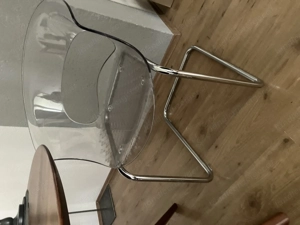 Tisch mit 4 Stühlen  Bild 2