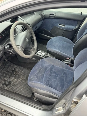 Peugeot 206 Aut vorgeführt 5 26+4 Bild 3