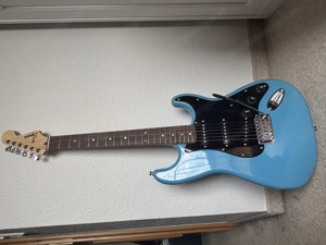 Squier Stratocaster in California Blue Bild 2