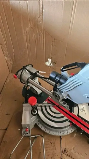 Radiale Kapp- und Gehrungssäge Bosch GCM  Bild 5