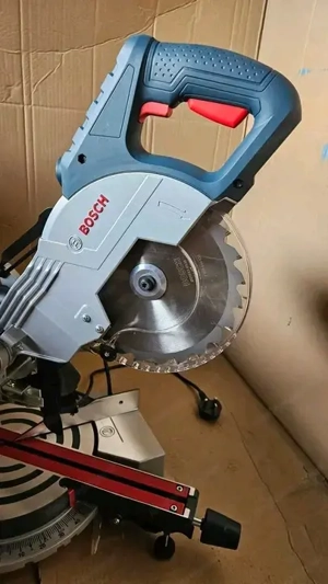 Radiale Kapp- und Gehrungssäge Bosch GCM  Bild 4