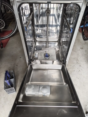 Beko Einbau-Geschirrspüler 45 cm Bild 3