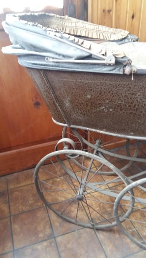 Antik - Kinderwagen Bild 3