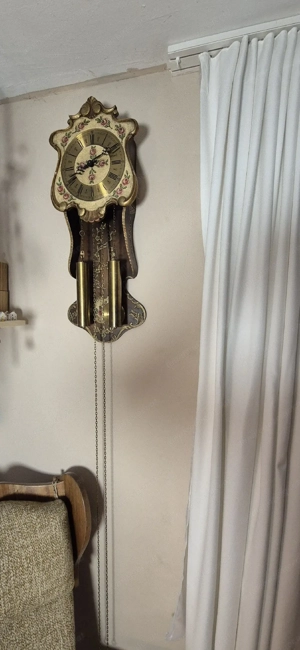 Landhaus-Wanduhr mit Gewichten Bild 3