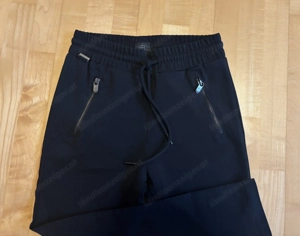 Schwarze Damen Hose von Elias Rumelis Bild 2