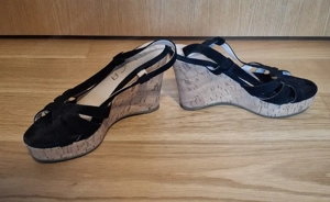 Sandalen mit Korkabsatz Bild 2