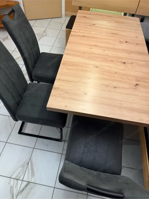 Esstisch ausziebar + Stühle Bild 3