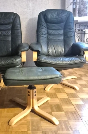 Ein bequemer Relaxsessel mit Hocker, Echtleder Dunkelgrün Holz Bild 3