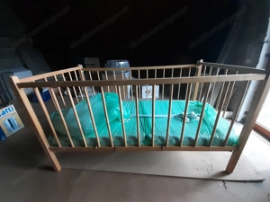 Puppenwagen und Kinderbett Bild 2