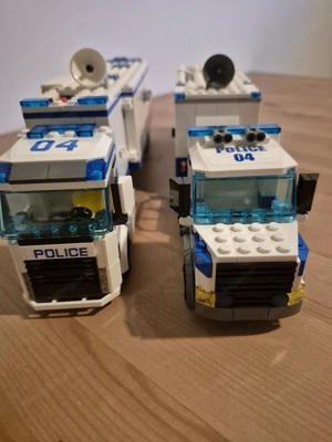 Lego Polizei LKW's 2 Stück