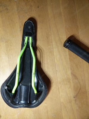 Dh Sattel! Wie neu! Bild 4