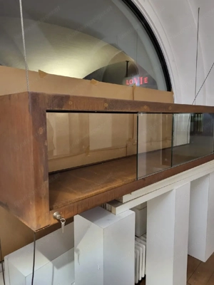 Vitrine Stahl Bild 3