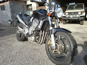 Honda Hornet 900 SC48E Bild 3