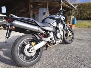Honda Hornet 900 SC48E Bild 2