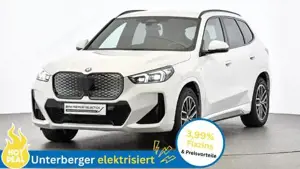 BMW iX1 xDrive30 M Sportpaket // Head-Up // DAB-Tuner