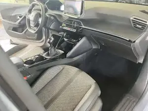 Peugeot 2008 Bild 16