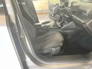 Peugeot 2008 Bild 18