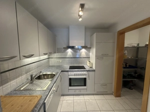 Schöne auf Wusch möblierte 2 Zimmer Wohnung mit Lift und Tiefgarage  Bild 2