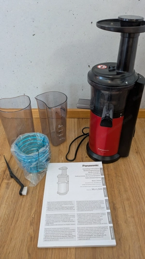 Saftpresse rot mit Zubehör