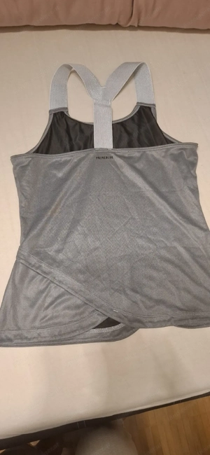 Tennisbekleidung Bild 3