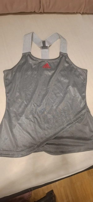 Tennisbekleidung Bild 4